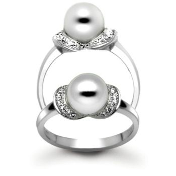 18 Carat White Gold 9pts Diamond & Pearl Ring