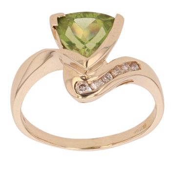 14ct Yellow Gold Peridot and 0.10ct Diamond Ring