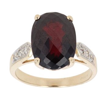 9ct Yellow Gold Garnet And Cubic Zirconia Single Stone Ring