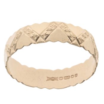 9ct Yellow Gold Heart Wedding Band 5.9mm