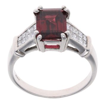 18ct White Gold 0.50ct Diamond and Garnet Ring