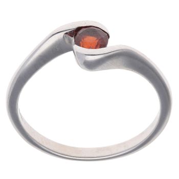 9ct White Gold Garnet Single Stone Ring