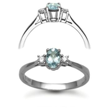 18 Carat White Gold D-8pt Aquamarine-31pt 3 Stone Ring