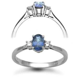 18 Carat White Gold D-8pt Sapphire-58pt 3 Stone Ring