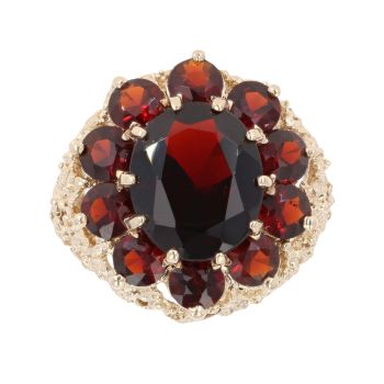 9ct Yellow Gold Patterned Garnet Cluster Ring