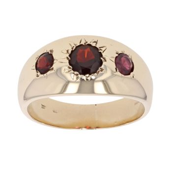 9ct Yellow Gold Garnet Signet Ring