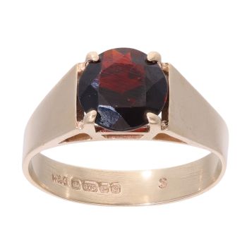 9ct Yellow Gold Garnet Single Stone Ring