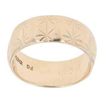 9ct Yellow Gold Patterned Wedding Band 7.5mm