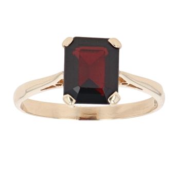 9ct Yellow Gold Garnet Single Stone Ring