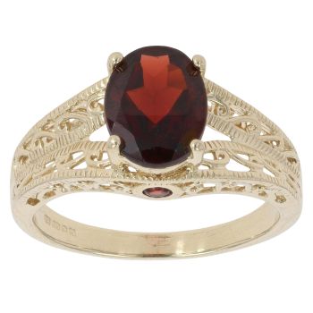 9ct Yellow Gold Garnet Solitaire Patterned Ring