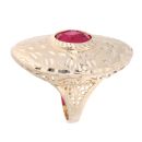 14ct Yellow Gold Red Gem Patterned Ring