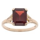 9ct Yellow Gold Red Gemstone Single Stone Ring
