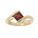 18ct Yellow Gold Single Stone Garnet Ring