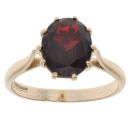 9ct Yellow Gold Garnet Single Stone Ring