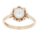 9ct Yellow Gold Pearl Solitaire Ring