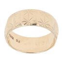 9ct Yellow Gold Patterned Wedding Band 7.5mm