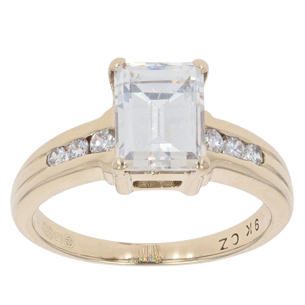 9ct Yellow Gold Cubic Zirconia Solitaire Ring