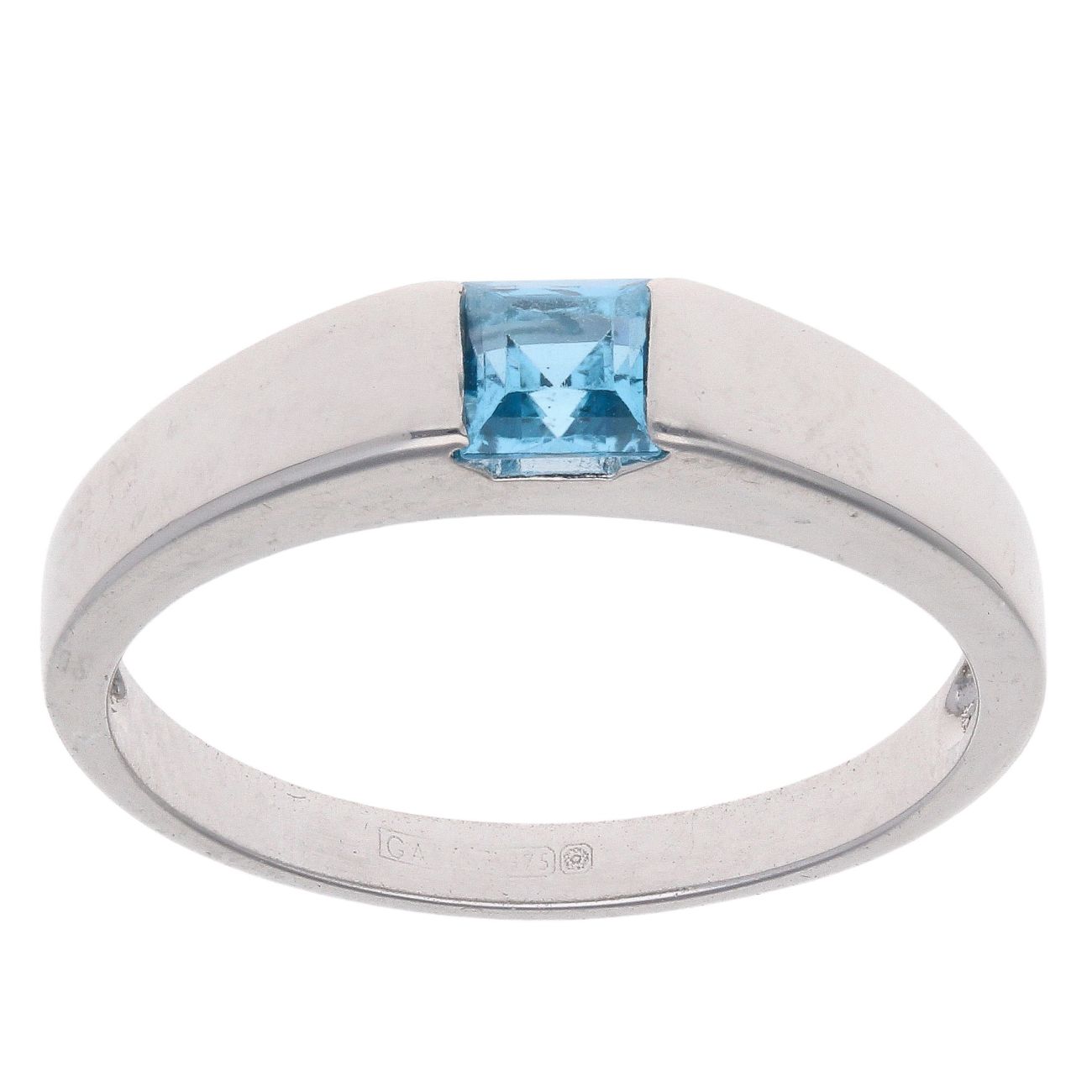 9ct White Gold Blue Topaz Single Stone Ring