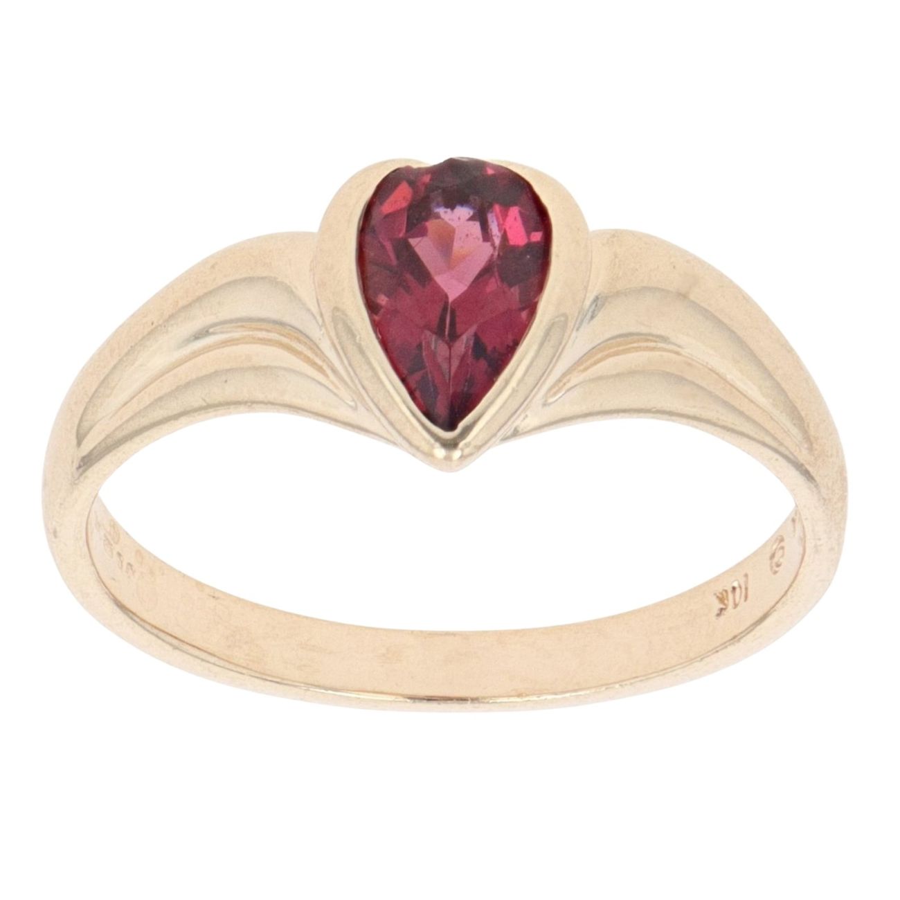 9ct Yellow Gold Garnet Single Stone Ring