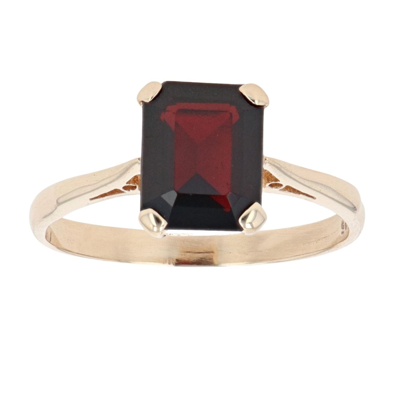 9ct Yellow Gold Garnet Single Stone Ring